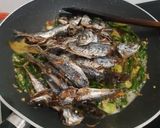 Foto langkah ke 4 dari resep Ikan Dencis Cabe Ijo.