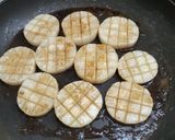 รูปขั้นตอนการทำที่ 5 ของ Grilled Daikon Ponzu sauce (หัวไชเท้ากริลเนยใส่พอนซุ)
