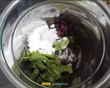 A picture of step 1 of Mulberry Mint Cooler / Shahtoot ka Sharbat.