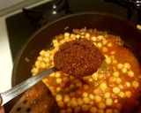 Foto del paso 5 de la receta Garbanzos con Almejas y Fideos "entomataos"