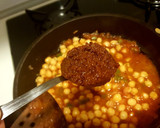 Foto del paso 5 de la receta: Garbanzos con Almejas y Fideos "entomataos"