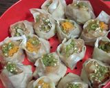 Foto langkah ke 7 dari resep Dimsum kukus isi kejutan.