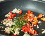 Foto langkah ke 4 dari resep Tom Yum Spaghetti Devina Hermawan.