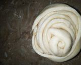 A picture of step 4 of Lachha Paratha.