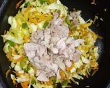A picture of step 5 of Spicy Chicken and vegetable pasta.