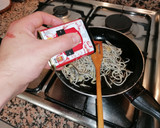 Foto del paso 2 de la receta: Angulas al ajillo