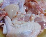 Gambar langkah 1 resipi Spicy Garlic Butter Chicken.