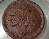 A picture of step 5 of Bourbon biscuits cake.