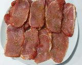Foto del paso 3 de la receta: Filetes de lomo de cerdo a la plancha con guarnición de sofrito