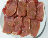 Foto del paso 3 de la receta: Filetes de lomo de cerdo a la plancha con guarnición de sofrito
