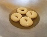 Foto langkah ke 3 dari resep Donat Gula Karamel eggless 1x proofing saja.