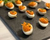 Foto del paso 4 de la receta Huevos de codorniz rellenos de crema de sobrasada y miel