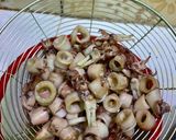 Foto langkah ke 5 dari resep Sambal Cumi Cabe Hijau.