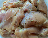 Foto del paso 1 de la receta: Caderas (Contramuslos) de pollo con papas