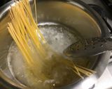 A picture of step 1 of Aglio e Olio.
