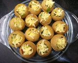 A picture of step 2 of Pizza puri.