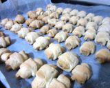 Pas rețetă Cornulețe cu borş, margarină și rahat 2 fotografie