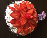 Foto del paso 4 de la receta: Tarta de fresas con nata