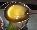 A picture of step 4 of Lemon mint cold tea.