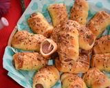 Gambar langkah 8 resipi Mini Sausage Breadroll.
