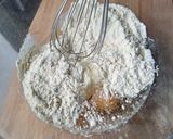 Une image de l'étape 2 de Cake au confit de canard et à la pomme.