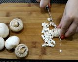 Фото кроку 2 до Нереальная вкуснота из курицы и шампиньонов.