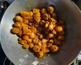दम प्याज़ आलू (dum pyaz aloo recipe in Hindi) रेसिपी चरण 5 फोटो