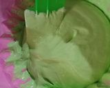 Foto langkah ke 5 dari resep Bolu marmer pandan coklat.