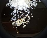 Foto del paso 2 de la receta: Rosada en salsa blanca con almejas