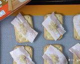 รูปขั้นตอนการทำที่ 3 ของ ขนมปังกรอบหมูหยองเบคอน ง่ายๆ ใน 5 ขั้นตอน / 5 steps to make Shredded Pork Bacon Biscuit