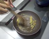 【影片】韭菜豬紅 潮洲粥必備配菜【老娘的草根飯堂】的食譜步驟4照片