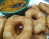 A picture of step 4 of Mendu vada.