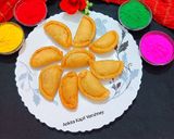 A picture of step 3 of Mawa Gujiya.
