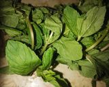 A picture of step 1 of Spicy Green chutney.