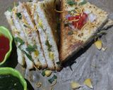 मेयोनेज़ ग्रीन चटनी जम्बो सैंडविच(mayonnise green chutney jumbo sandwich recipe in hindi) रेसिपी चरण 3 फोटो
