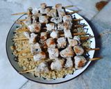 Une image de l'étape 17 de Boulgour brochettes de poulet hmiss et salade de laitue 🍴.