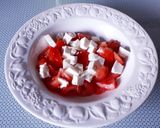 Foto del paso 2 de la receta: 105. Tomate y queso fresco en ensalada