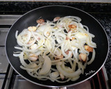 Foto del paso 3 de la receta: Contramuslos en parrilla con guarnición de patatas a lo pobre