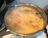 Foto del paso 1 de la receta: Cóctel de marisco en piña