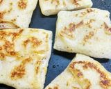 A picture of step 4 of Cheesy pockets.