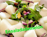 Foto del paso 5 de la receta: Ensalada de melón con pistachos y rúcula