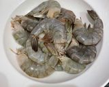 Foto langkah ke 1 dari resep 37. Creamy Garlic Shallot Butter Prawn.