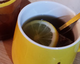 Foto del paso 3 de la receta: Té con miel 🍯 y limón