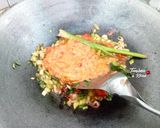 Foto langkah ke 5 dari resep Sambal Goreng Kentang, Bakso, dan Udang.