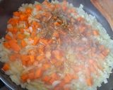 Foto del paso 2 de la receta: Pasta con salsa boloñesa y nueces