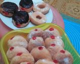 Foto langkah ke 12 dari resep Donat Bomboloni Stroberi.