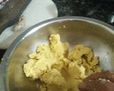 A picture of step 2 of Makki ki parathi.