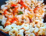 A picture of step 5 of Macaroni with veggies.