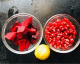 A picture of step 1 of POMEGRANATE- BEETROOT JUICE.