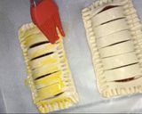 Foto langkah ke 6 dari resep STRAWBERRY PASTRIES SIMPEL DAN ENAK!.